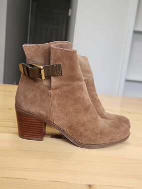 FRANCO SARTO Monument Tan Suede Buckle Ankle Booties Size 6
